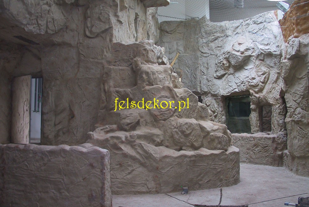 picture/zoo_warszawa_szympansy_sztuczne_skaly_felsdekor_w_11.jpg