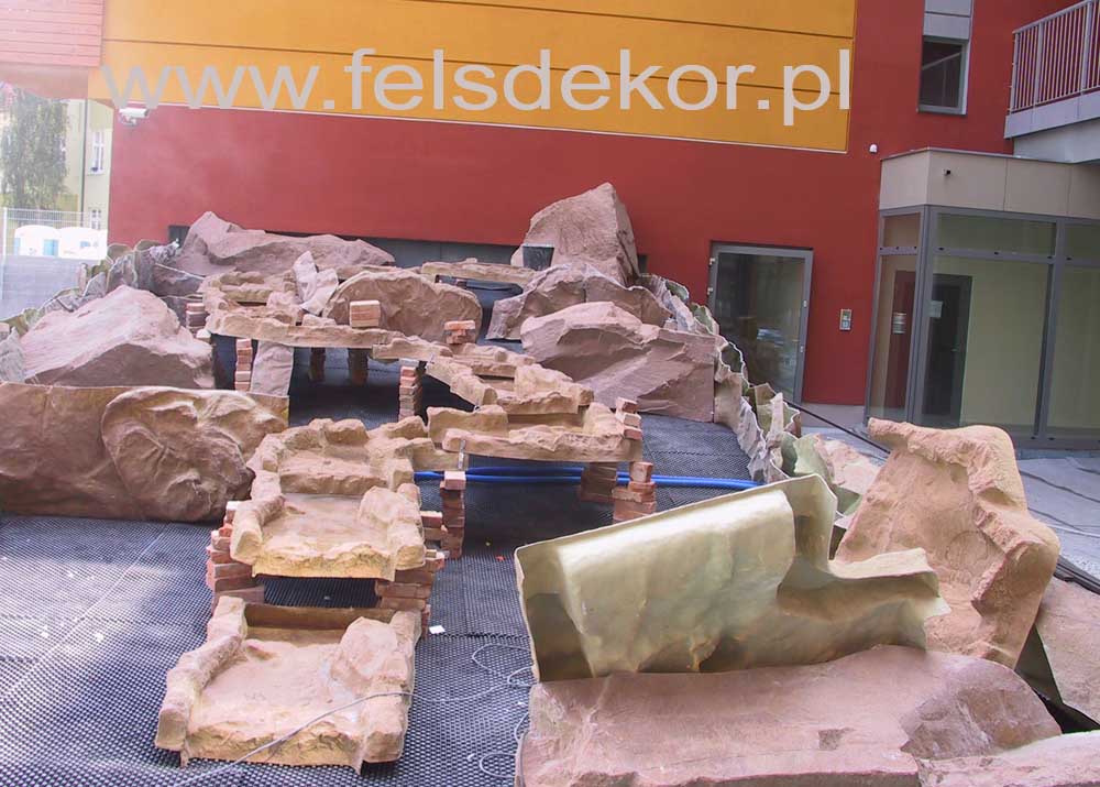 picture/apartament_silesia_leopoldinum_felsdekor_sztuczne_skaly_strumien_11.jpg