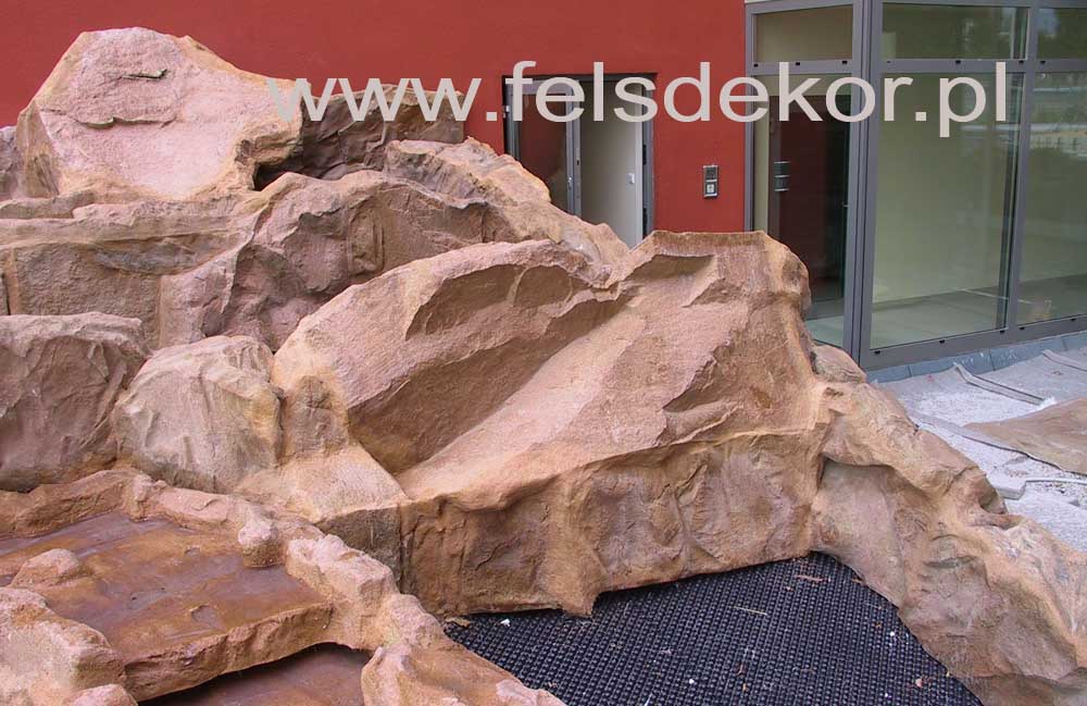 picture/apartament_silesia_leopoldinum_felsdekor_sztuczne_skaly_strumien_17.jpg